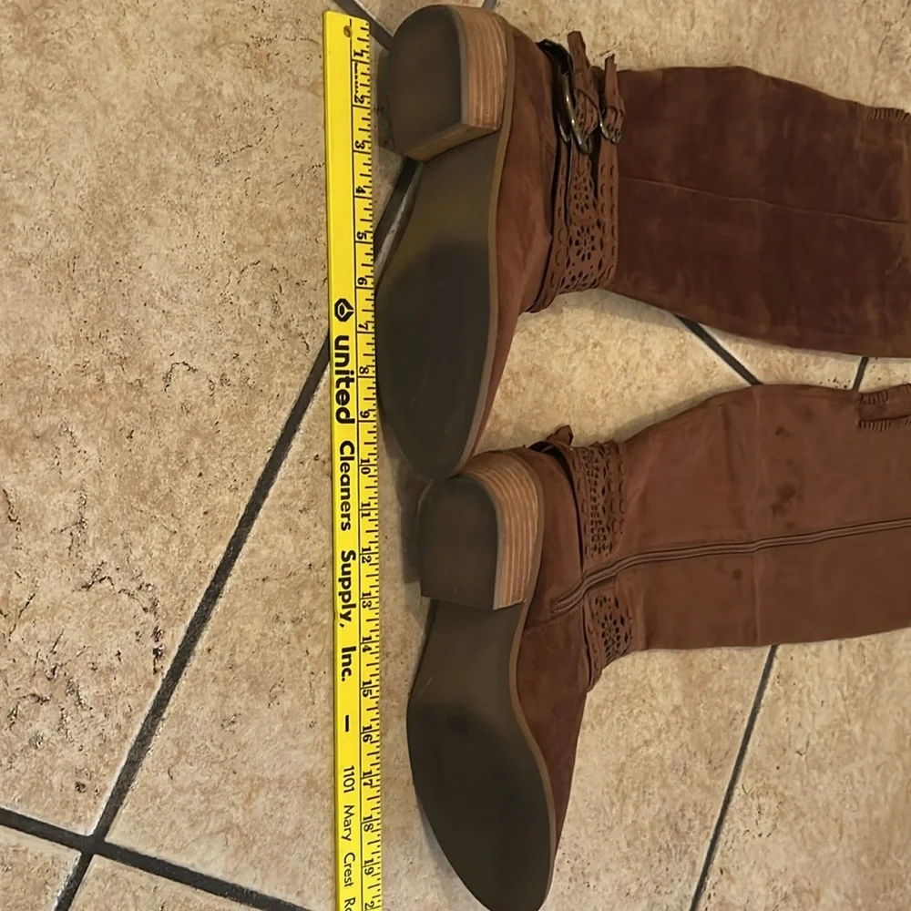 N/A boots worn